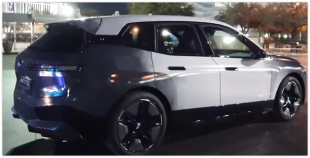 Tesla Model 2 BMW color/Paint Changing vehicle  E-Ink Car change color