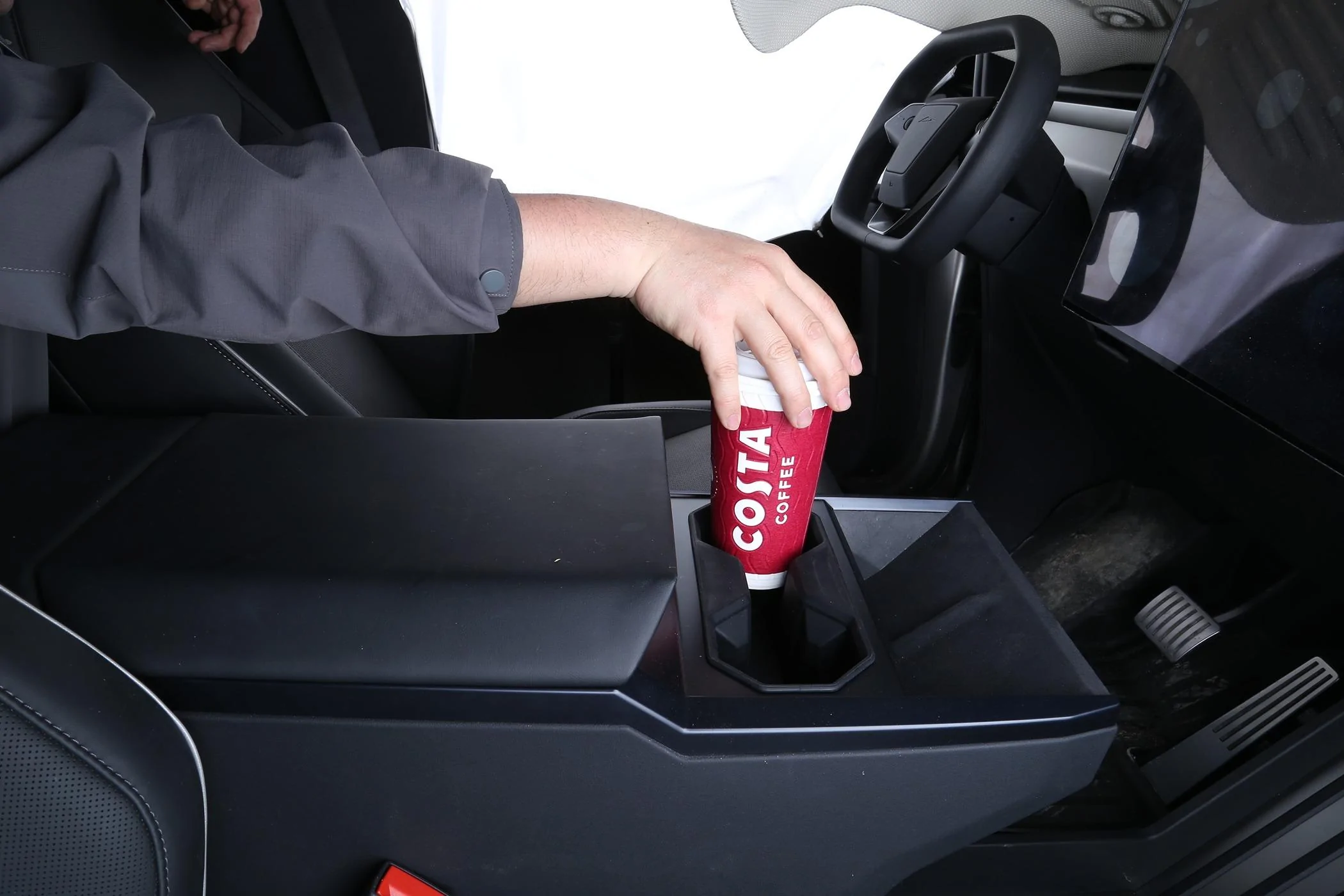 Tesla Model 2 ELECFRESH | Product Testing | Cybertruck Wireless Charging Area and Cup Holder Anti-dirty Solution IMG_6240