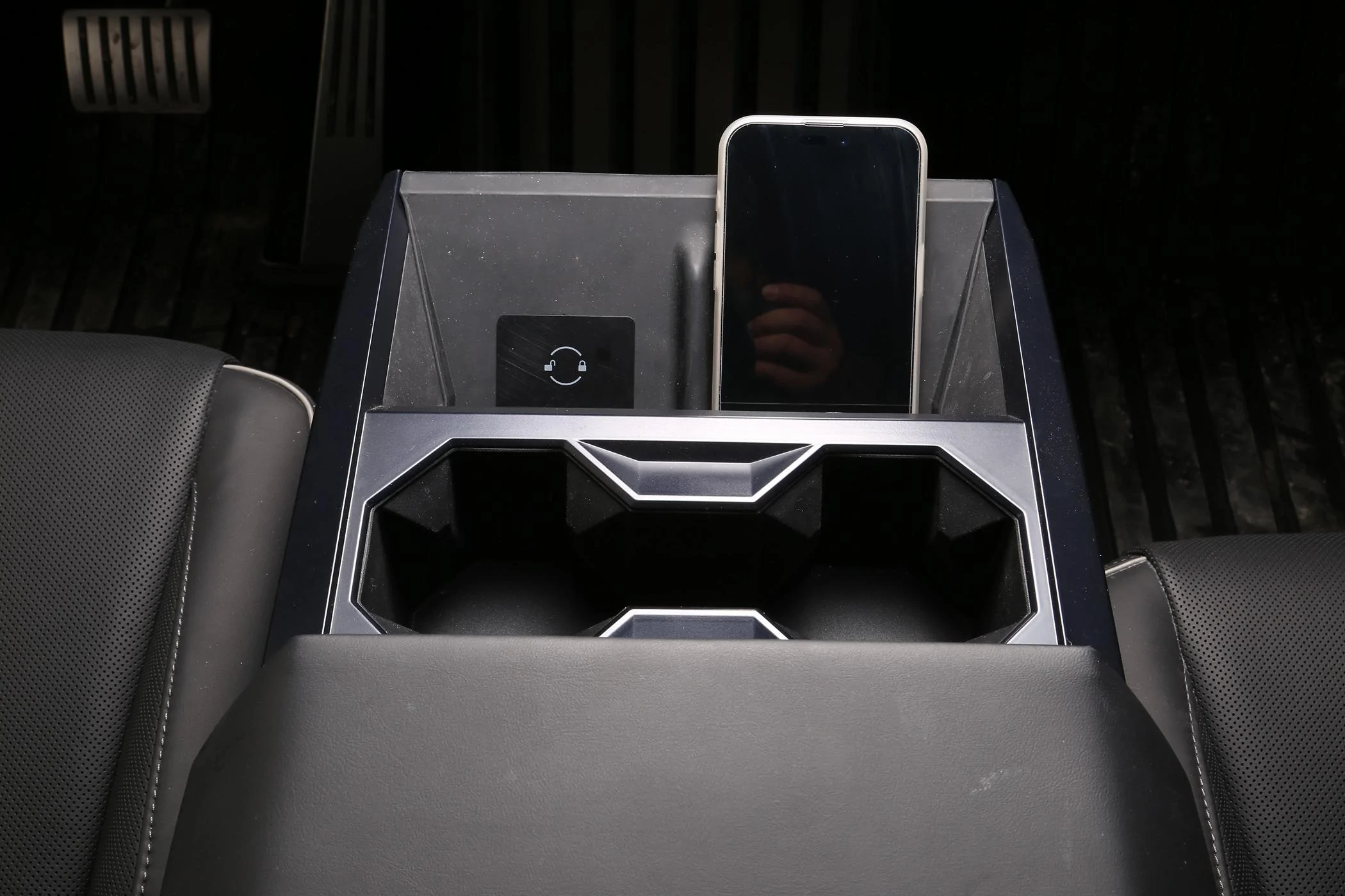 Tesla Model 2 ELECFRESH | Product Testing | Cybertruck Wireless Charging Area and Cup Holder Anti-dirty Solution IMG_6353