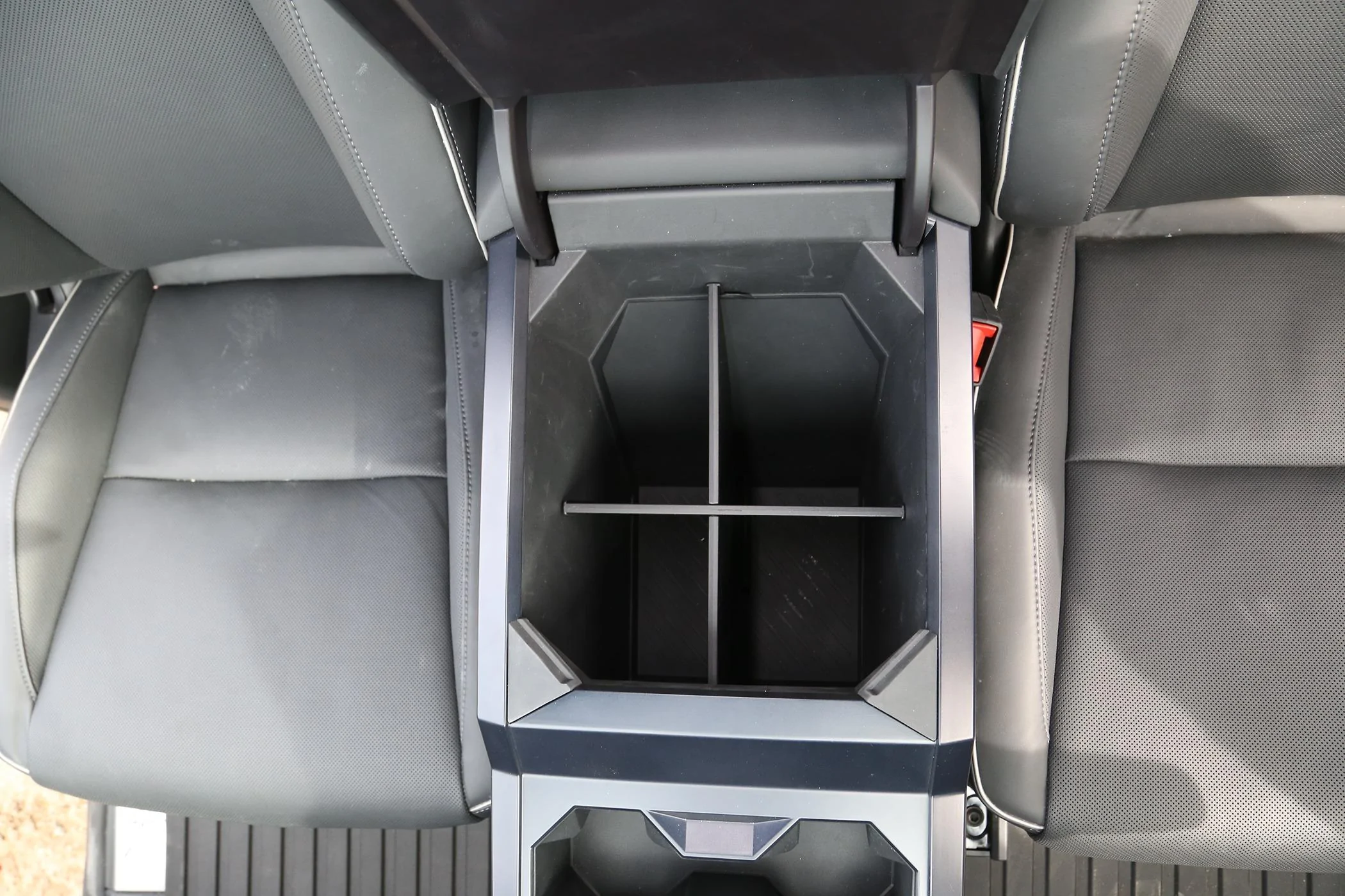 Tesla Model 2 ELECFRESH | Product Testing | The Cybertruck Center Console Organizer Solutions IMG_4504