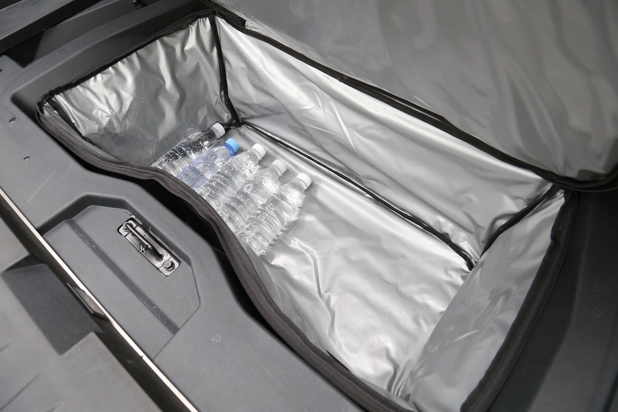 Tesla Model 2 ELECFRESH | Product Testing | The Cybertruck Trunk & Under Rear Trunk Thermal Insulation Bag Solutions IMG_5138