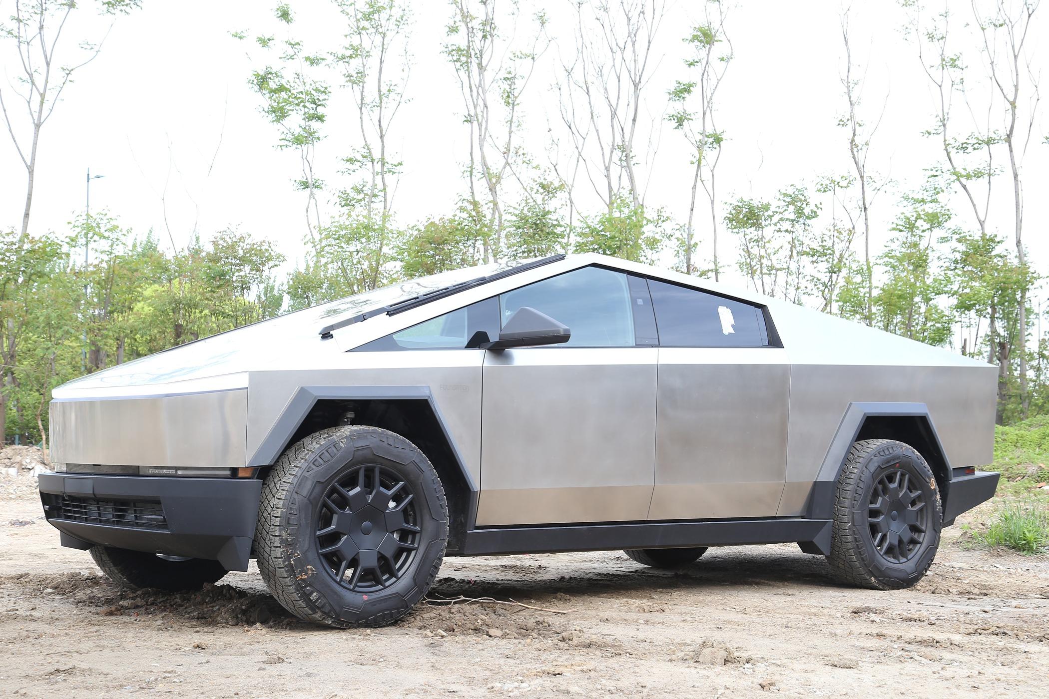 Tesla Model 2 [10% OFF] Elecfresh Wheel Center Hubcap Cover For Cybertruck Available Now! IMG_4356.JPG