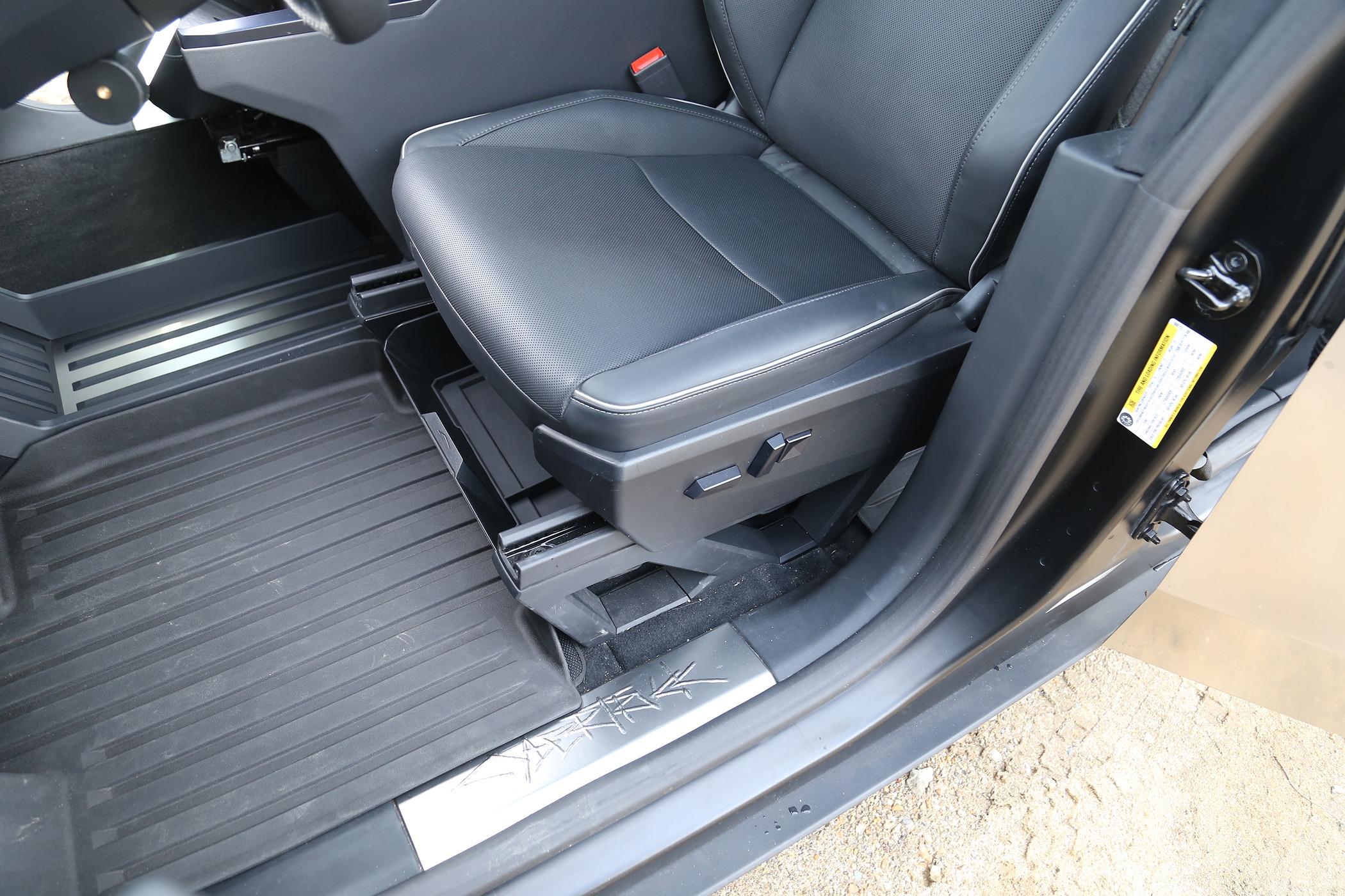 Tesla Model 2 [Elecfresh] Promotion For Front Under Seat Storage Box IMG_4233