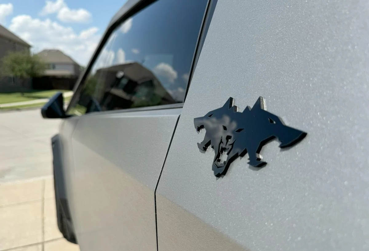 cyberbeast-emblem-rear-door.jpg