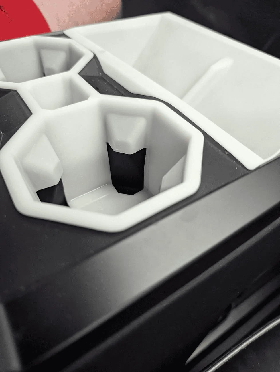 Tesla Model 2 Ahead of the Curve: Basenor's Original Design for Cybertruck Cup Holder Revealed 1722504289774-2d