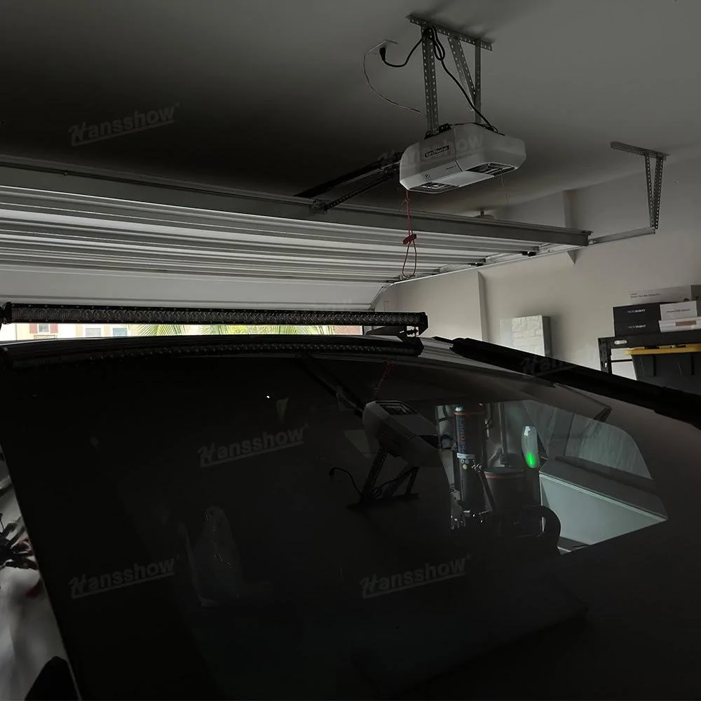 Tesla Model 2 Largest LIGHTBAR 52-inch light bar effectively focused and projected to near and far areas, providing a wider angle and farther range of vision! 3_e5ec8932-ea81-4352-8b5a-75e4b3aa49d9