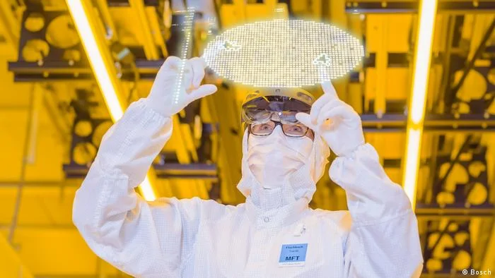 Tesla Model 2 Tesla Semiconductors? 57764748_303