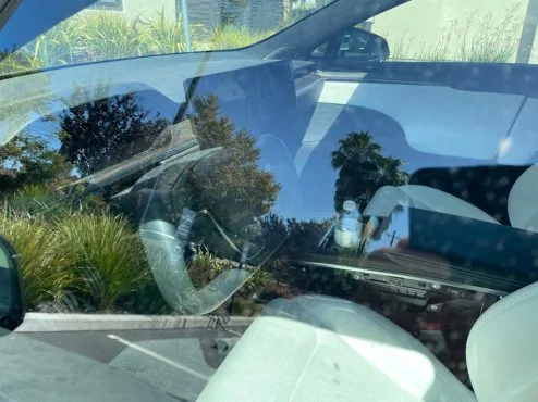 Tesla Model 2 Tesla Model S with tilting display spotted in the wild model-s-tilt-screen-5-494x370